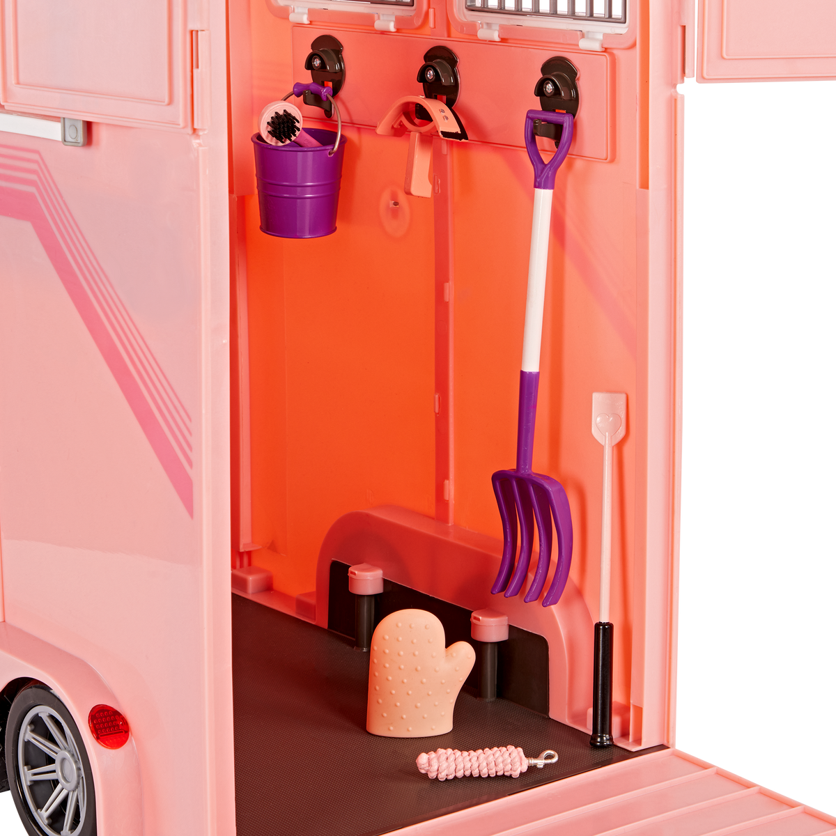 Mane to Travel Horse Trailer Set