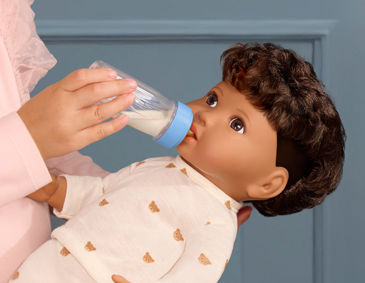Brunet Doll & Bottle Set
